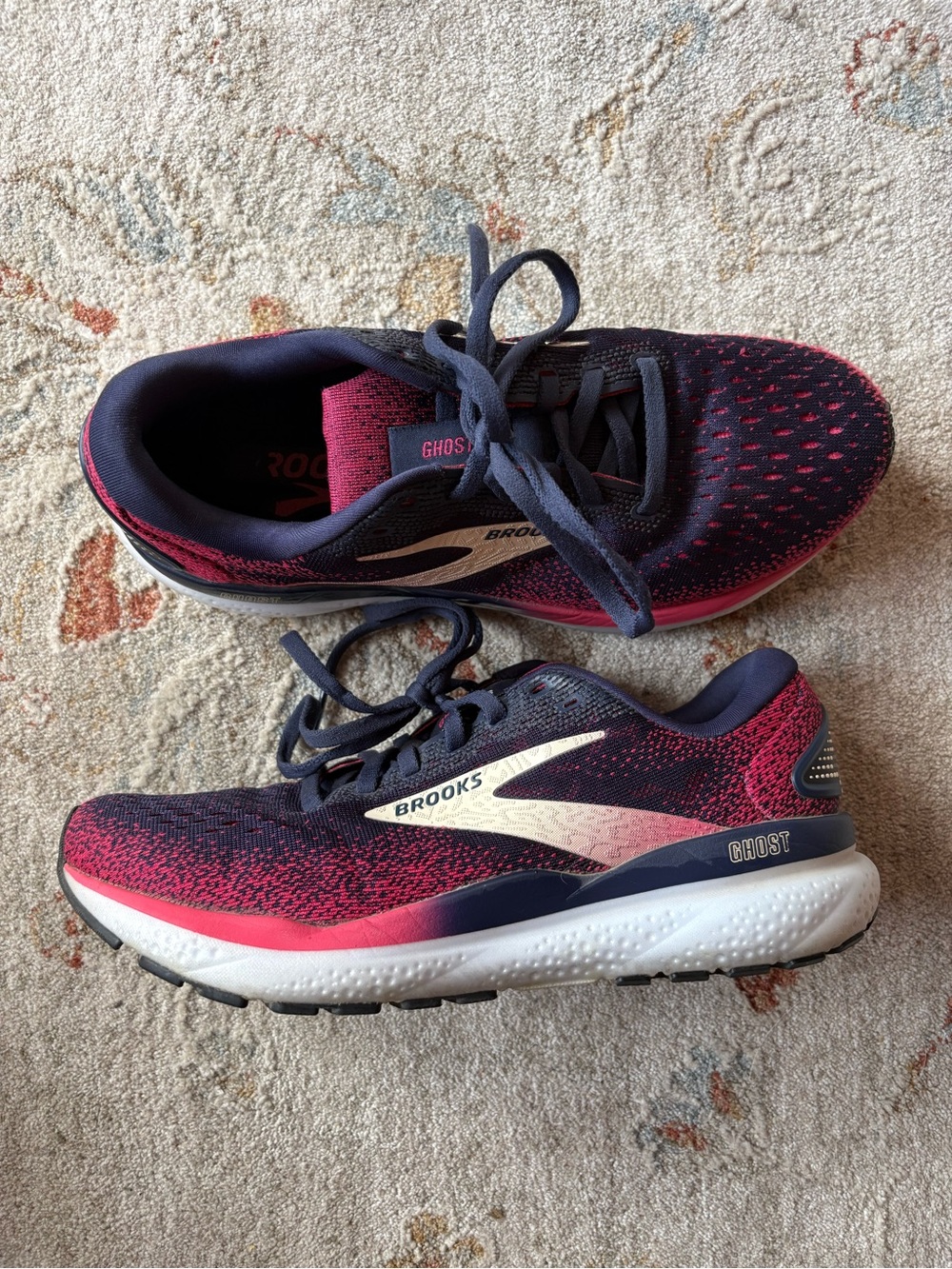 Like New!  Brooks Running Shoes in Navy and Pink Gradient